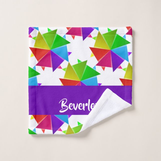 Papel colorido doblado sobre blanco (Toallita)