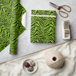 Papel de envoltura de cebra verde brat<br><div class="desc">La moderna franja de cebra verde brat es ideal para cumpleaños,  vacaciones y ocasiones especiales.</div>