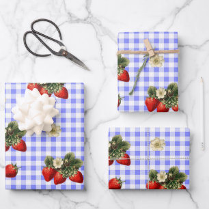 Papel de envolver fresa sobre gingham azul