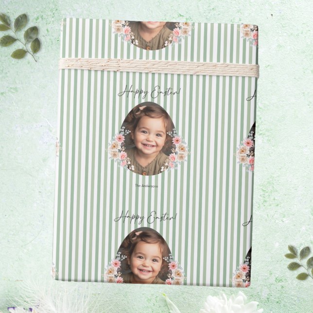 Papel de envolvimiento de Pascua con foto y nombre (Easter Wrapping Paper with Photo & Family Name)