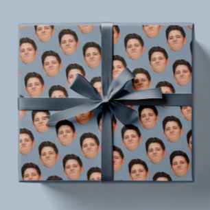 Papel de envolvimiento de regalo azul agitado para