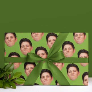 Papel de envolvimiento de regalo verde de cara o M