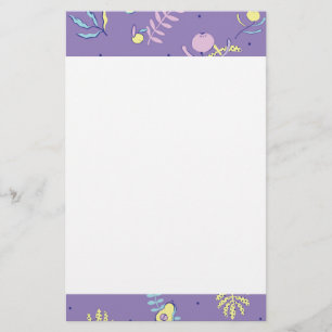 Papel de papelería con estampado floral púrpura