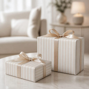 Papel de regalo a rayas beige claro moderno en rol