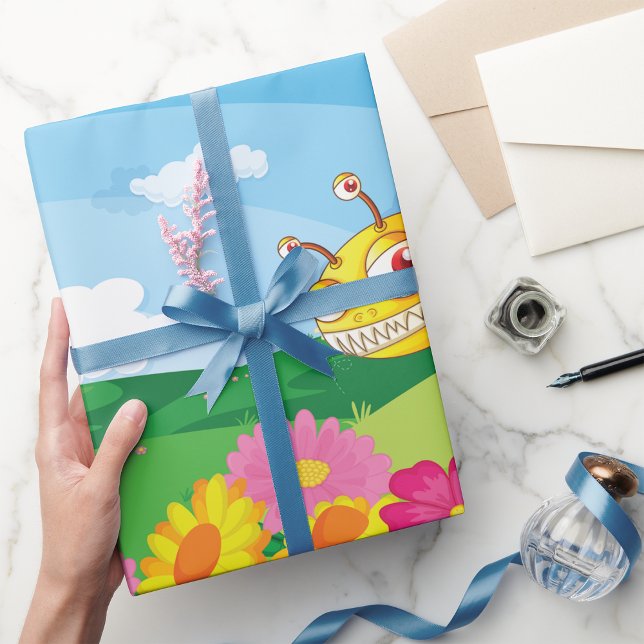 Papel De Regalo Abeja de monstruo suave y espeluznante en un campo (Subido por el creador)