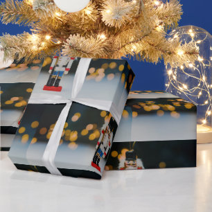 Papel De Regalo Adorno clásico de Navidad cascanueces de SlipperyJ