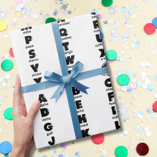 Papel De Regalo Alfabeto Fonético de la OTAN, Letras Negras
