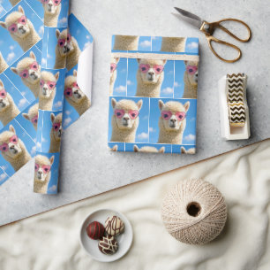 Papel De Regalo Alpaca con gafas de sol rosadas en forma de corazó