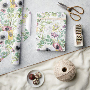 Papel De Regalo Anémonas rosas, blancas y amarillas.