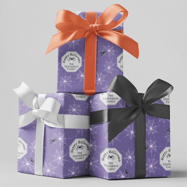 Papel De Regalo Arañas Púrpura Araña Personalizado Nombre de famil (Custom Creepy Spiderwebs & Spiders on a Purple Background. Personalize with your Family Name.)
