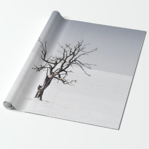 PAPEL DE REGALO ÁRBOL DESPIDO EN MEDIO DE LA NIEVE
