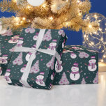 Papel De Regalo Árboles de Navidad Snowmen Navidades verdes<br><div class="desc">Presentamos nuestro Libro de Envoltura de Navidades Super Cute Snowy Wonderland, diseñado para dar vida a la magia de la temporada navideña. Este moderno papel de envoltura cuenta con un precioso fondo de Navidades verdes, lo que crea el escenario para una encantadora escena invernal. Adorando este contexto festivo, hay adorables...</div>