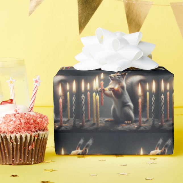 Papel De Regalo Ardilla Con Velas De Cumpleaños (Fiesta de cumpleaños )