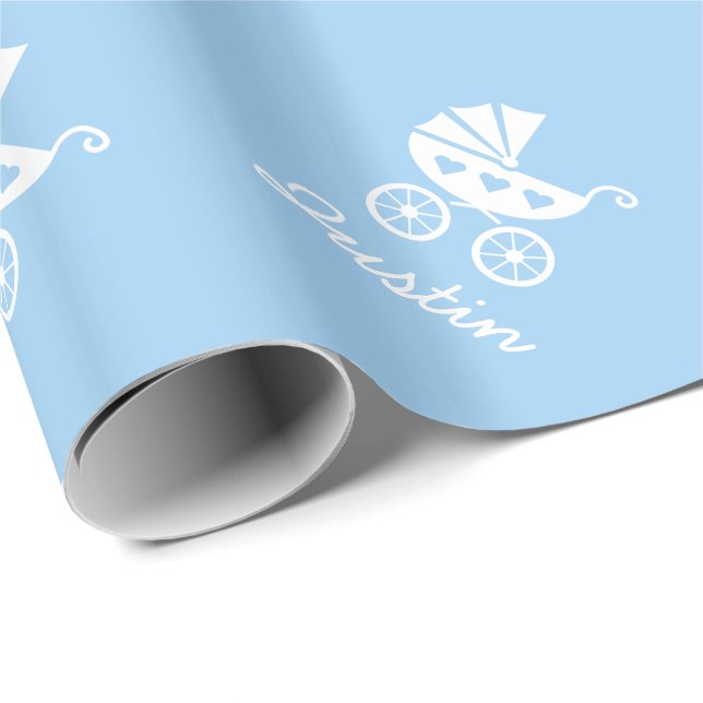Papel de regalo azul claro con adorable cochecito  (Esquina del rollo)