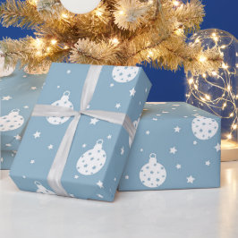 PAPEL DE REGALO AZUL CON ADORNOS NAVIDEÑOS BLANCOS