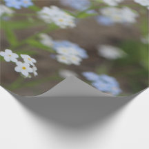 Azul delicado y floral blanco