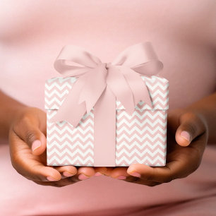 Papel De Regalo Baby Shower de rayas de chevron rosadas y blancas