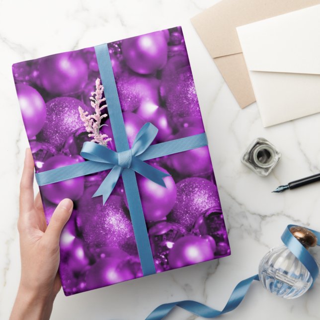 Papel De Regalo Baubles de Navidades púrpuros (Subido por el creador)