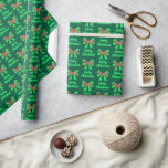 Papel De Regalo Beagle Hound Merry Christmas Dog & Bow Green<br><div class="desc">Desate tu espíritu vacacional con nuestro Beagle Hound Dog Lover Navidades de fondo verde Wrapping Paper. Este reconfortante diseño, perfecto para los amantes del perro, capta la alegría de la temporada, haciendo que tus regalos se destaquen verdaderamente. Está impregnado de encanto festivo y ofrece una decoración de vacaciones encantadora. Entonces,...</div>