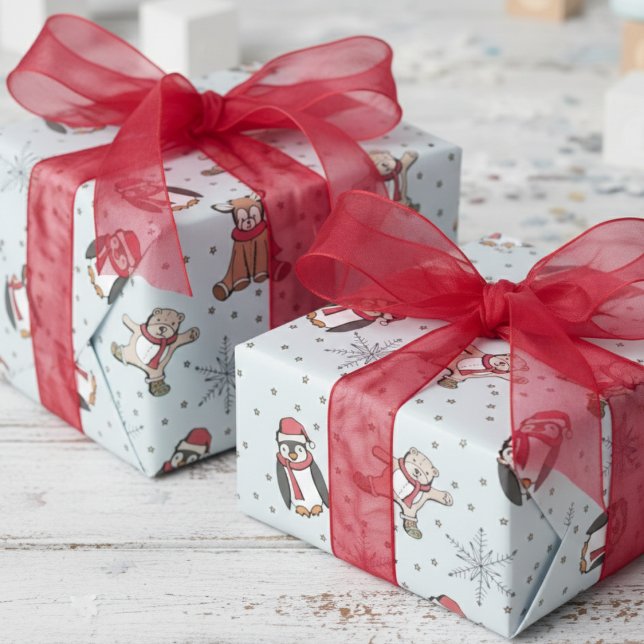 Papel De Regalo Bebés azules dulces Primeros animales de invierno  (Baby Blue Winter Stuffed Animals, Snowflakes, Polka Dots Pattern Gender Neutral Xmas Kids Gift Wrap)