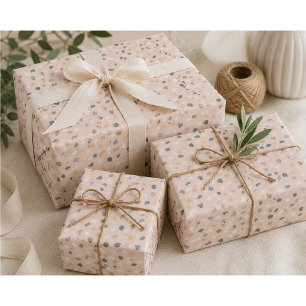 Papel de regalo beige con patrón de terrazzo moder