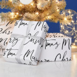 Papel De Regalo Black White Merry Christmas Script Gift Wraping P<br><div class="desc">Elegante libro de envolvimiento de cruz blanco negro de arándanos navideños cita regalo "Feliz Navidad" escrito en un hermoso guión</div>