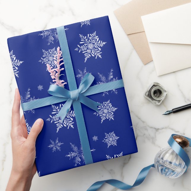 Papel De Regalo Blue and White Delicate Snowflake Christmas (Regalar)