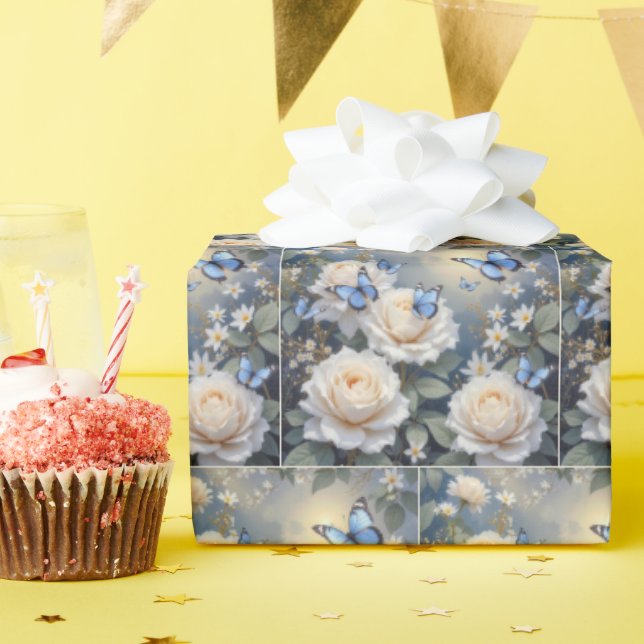 Papel De Regalo Blue Butterflies in a White Rose Garden (Fiesta de cumpleaños )