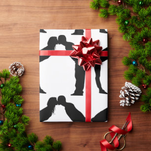 PAPEL DE REGALO BODA PAREJA ROMÁNTICA BESO