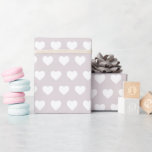Papel De Regalo Bonito Patrón Corazón Blanco Pastel Púrpura<br><div class="desc">El papel de envolvimiento de moda es festivo, moderno y sencillo, y presenta un patrón de corazones blancos bonitos en un elegante fondo púrpura pastel. Envuelve tus regalos con amor, perfecto para El día de San Valentín, vacaciones para Navidades, boda, cumpleaños o una ducha de bebé! Diseñado exclusivamente para usted...</div>