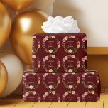 Papel De Regalo Borgoña Boda de monograma elegante de peonía flora<br><div class="desc">Hermoso papel de envoltura de boda de flores de color burdeos con un precioso patrón de flores de peonía acuática con los nombres de la pareja personalizados en los círculos. Un elegante papel de envoltura de bodas para una ocasión de otoño.</div>