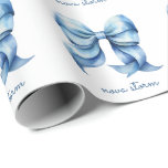 Papel De Regalo Bow azul moderno personalizado con monograma de no<br><div class="desc">Aumente sus regalos con nuestro moderno Papel de envolvimiento personalizado Blue Bow, donde el encanto clásico se une al diseño contemporáneo. Este papel de envolvimiento presenta una hermosa muestra de un arco acuarela, que capta la esencia de la estética de coqueta de moda. El monograma de nombre personalizado añade un...</div>