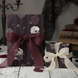 Papel De Regalo Burgundy Oscuro Rayas Góticas de Cráneo y Rosa