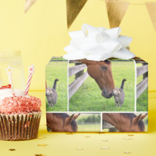 Papel De Regalo Caballo de granja con gato atigrado