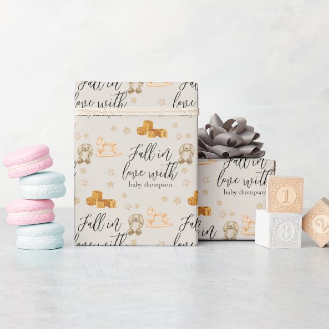 Papel De Regalo Caída en el amor Personalizado Neutral de Baby Sho (Baby Shower)