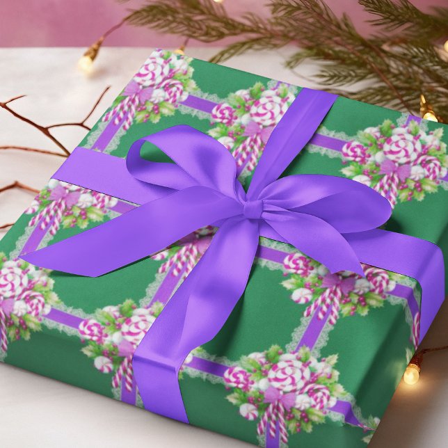 Papel De Regalo Candy Cane Navidades morados y rosados (Pink candy and purple ribbon shine on this Christmas green background!)
