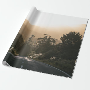 PAPEL DE REGALO CARRETERA CONCRETA RODEADA DE ÁRBOLES