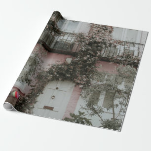 PAPEL DE REGALO CASA PINTADA DE COLOR ROJO Y BLANCO CUBIERTA DE PL