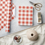 Papel De Regalo Chicas Red Summer Gingham Birthday<br><div class="desc">Este diseño de papel envolvente de chicas lindos y extravagantes presenta gingham roja. ¡El diseño perfecto de la granja de bayas para el primer cumpleaños de tu pequeño!</div>