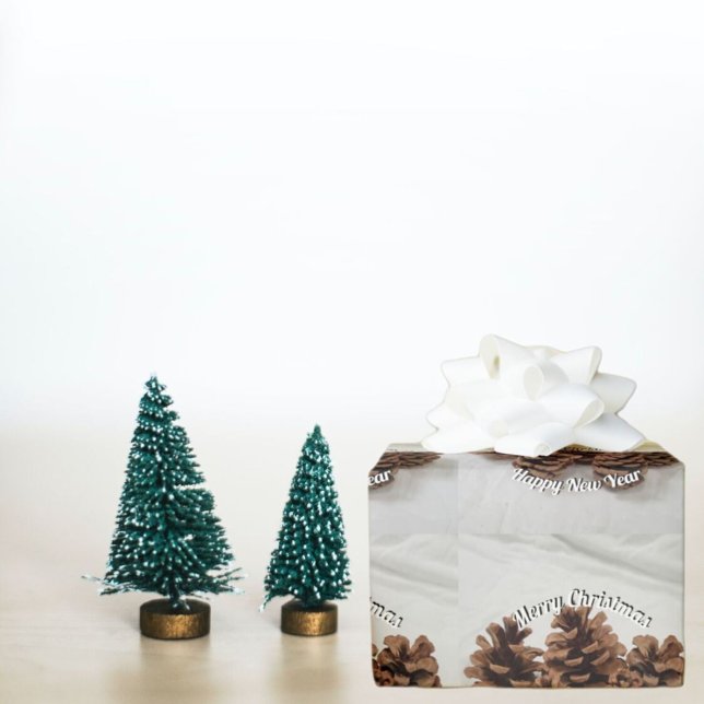 Papel De Regalo Cinco Pinecones Feliz Año Nuevo (Subido por el creador)
