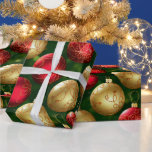 Papel De Regalo Colección tradicional de vacaciones rojas y dorada<br><div class="desc">Esta Colección exuda tanto la tradición como el lujo,  ¿qué podría ser mejor? Usa con tus decoraciones navideñas tradicionales favoritas.</div>