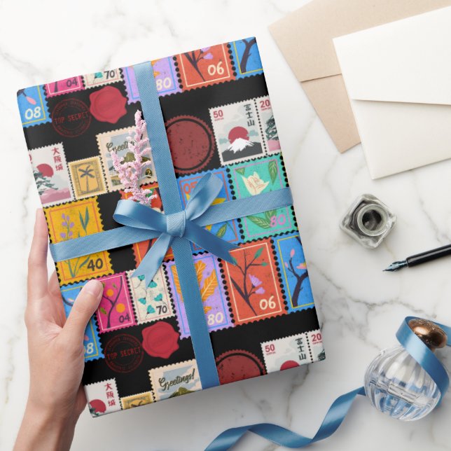 Papel De Regalo Collage de sellos al azar de la obra maestra falsa (Regalar)