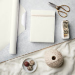 Papel De Regalo Color sólido marfil<br><div class="desc">Papel de envoltura de color sólido en una gran variedad de colores para todos sus regalos de boda y ducha. Los colores para 2025 son oscuros y audaces y esto es lo que encontrarás en mis últimos diseños con nombres de colores de varias empresas de diseño.</div>