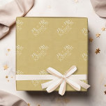 Papel De Regalo Color sólido oro - Mr. & Mrs Wedding Favors<br><div class="desc">Un bonito color con fuentes de moda hace una pieza de declaración para un favor de recepción. Los elementos son más fáciles de personalizar cuando se reemplazan primero todo el texto y las fotos. Si su arte todavía necesita ser ajustado, haga clic en el botón Personalizar Este botón. Esto te...</div>