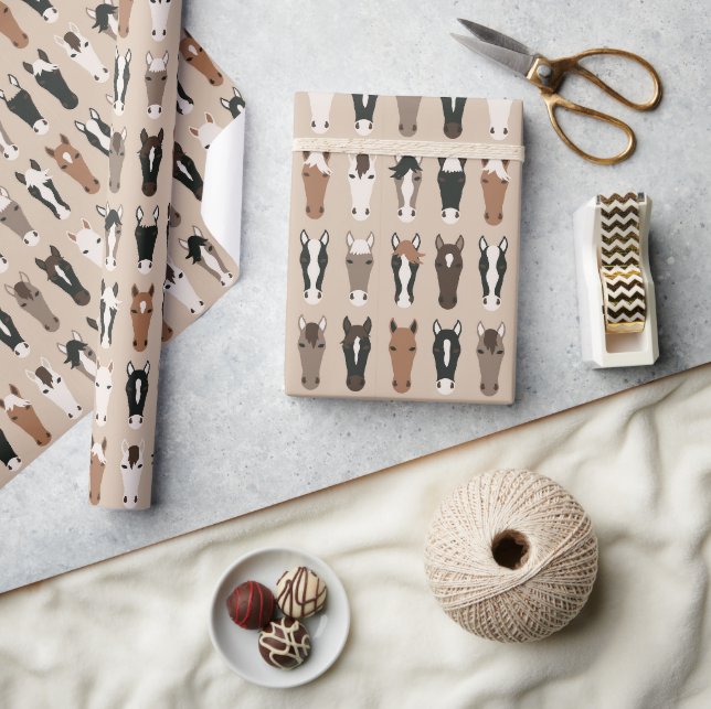 Papel de regalo con cabezas de caballos ecuestres  (Artesanía)