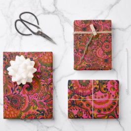 Papel de regalo con estampado de acebo y paisley
