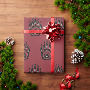 Papel de regalo con huella de oso de Borgoña
