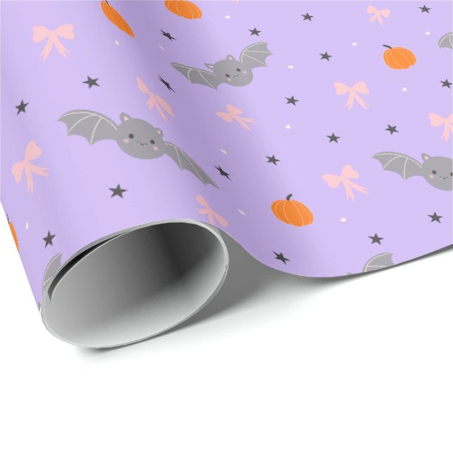 Papel de regalo con patrón de murciélago morado de (Esquina del rollo)