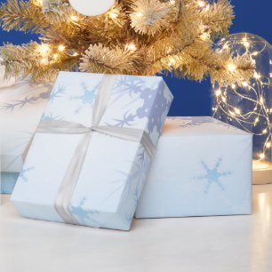 Papel De Regalo Copos de nieve azul claro   Feliz Navidad