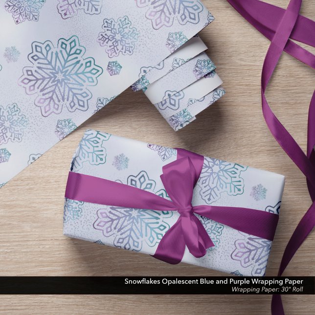 Papel De Regalo Copos de nieve Azul y Púrpura Opalescentes (Wrapping Paper with Opalescent Blue and Purple Snowflakes)